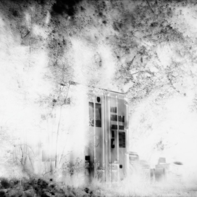 camera-obscura-black-and-white-negative